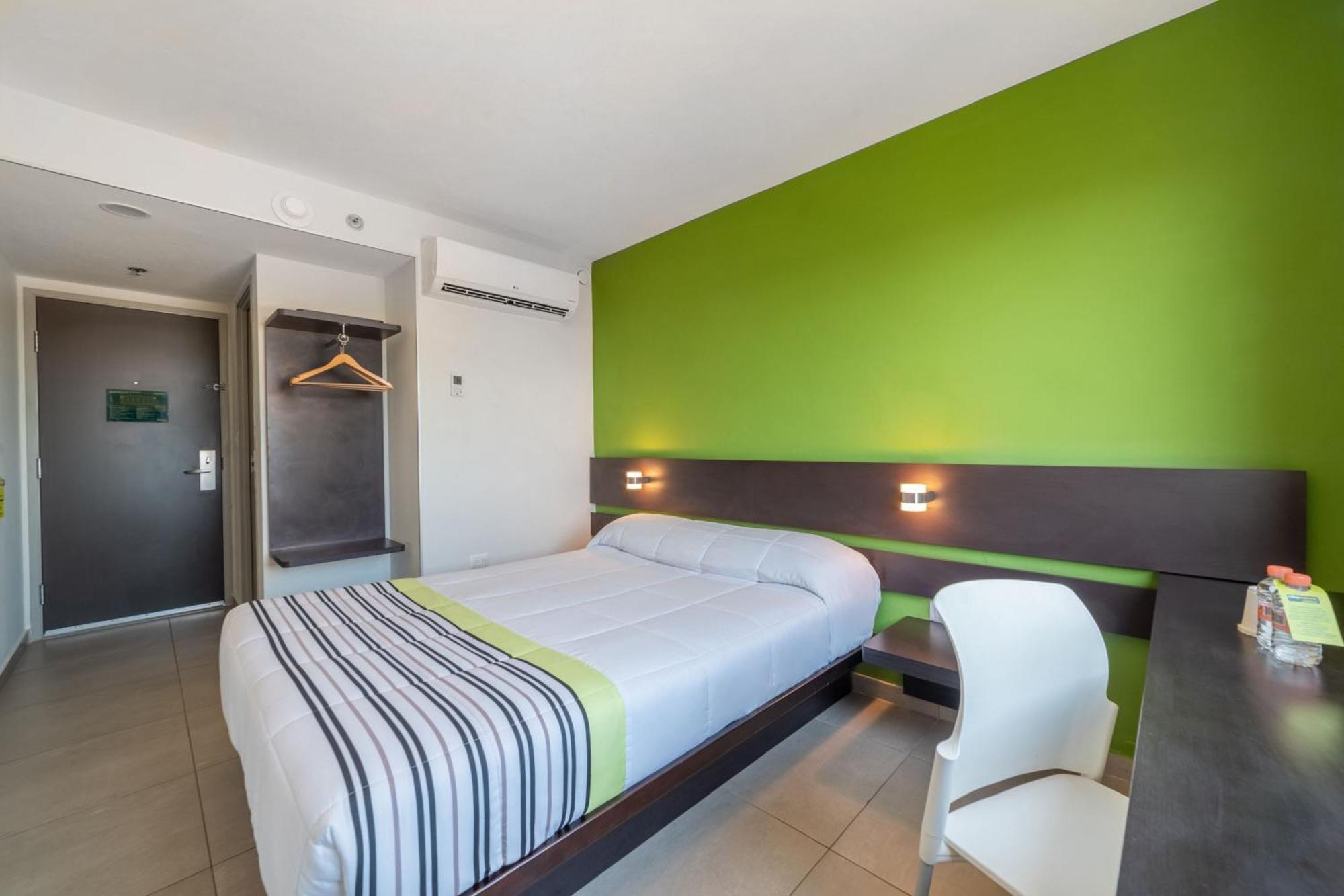 City Express Junior By Marriott Toluca Zona Industrial Eksteriør bilde